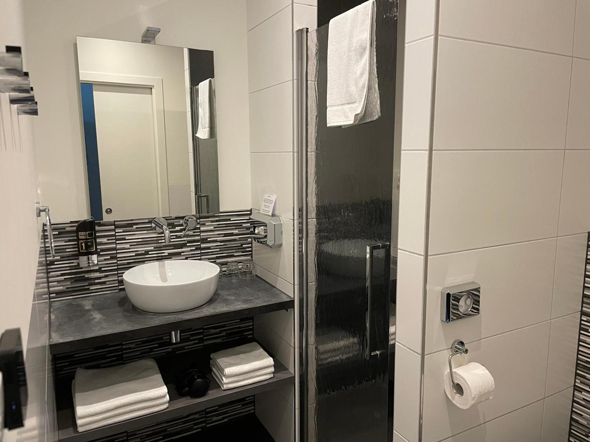 Hotel Oepkes Вест-Терсхеллинг Номер фото